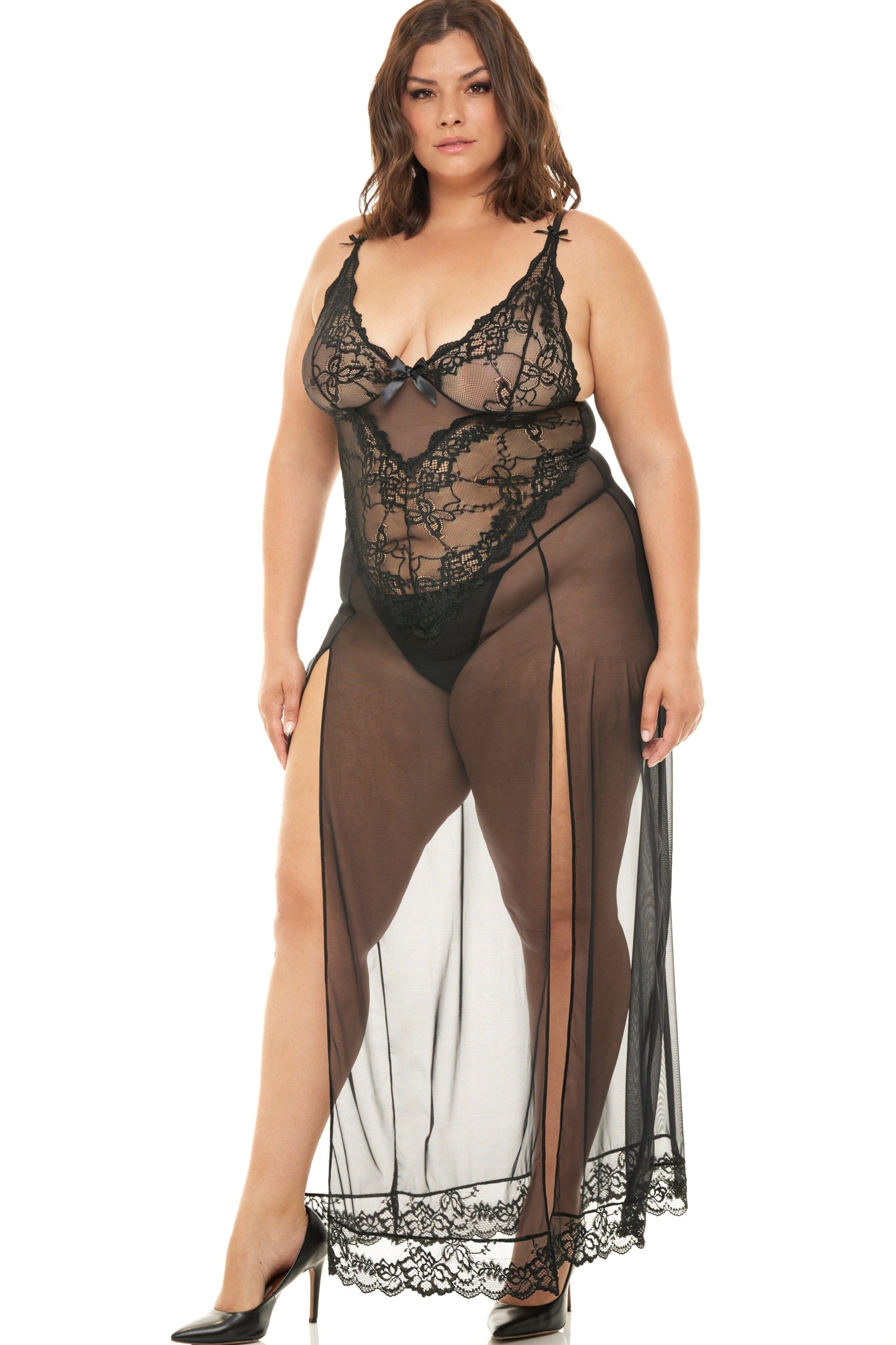 Plus Size Soft Cup Long Gown With Lace Detail Set